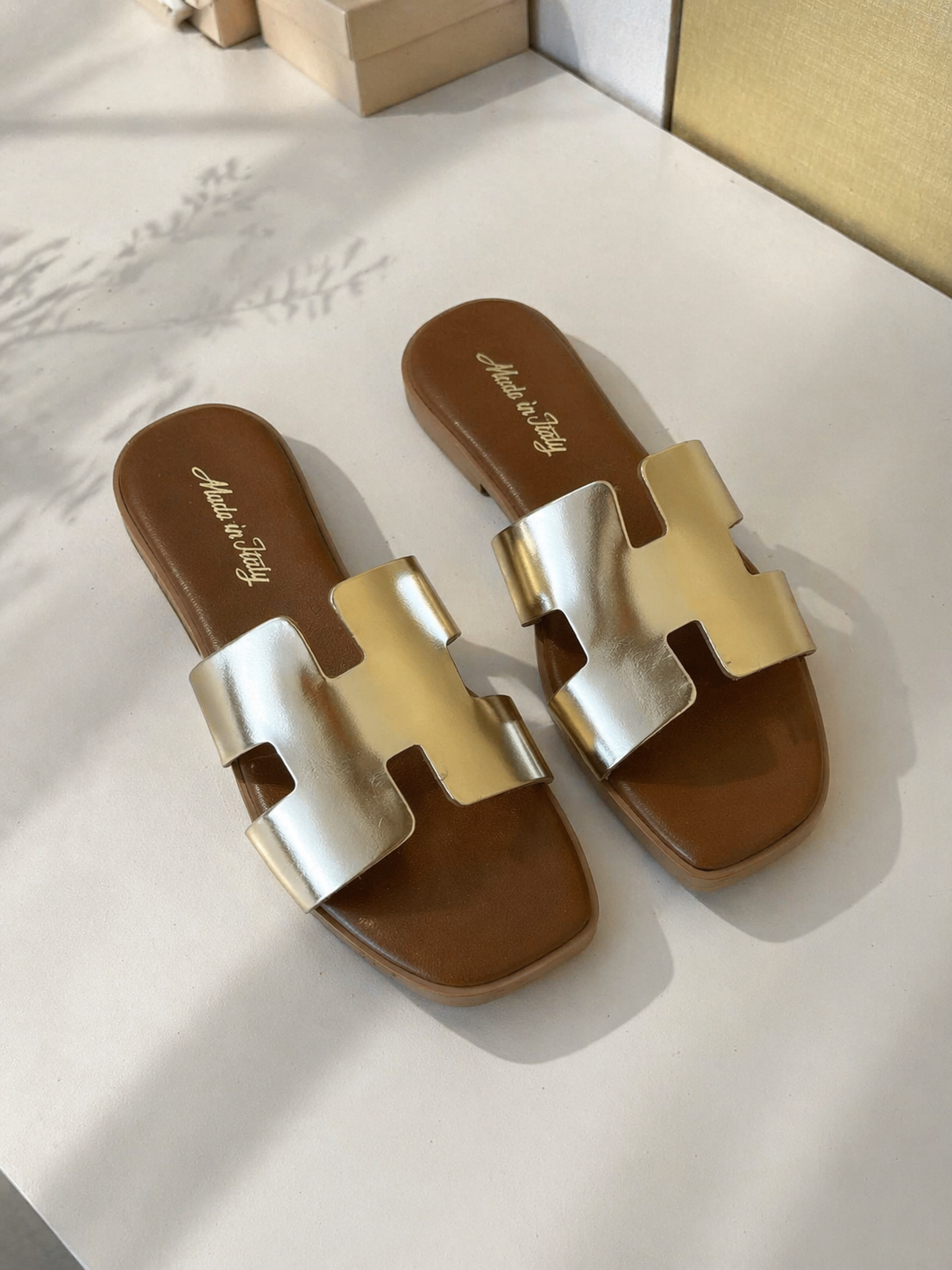 Slipper Gold