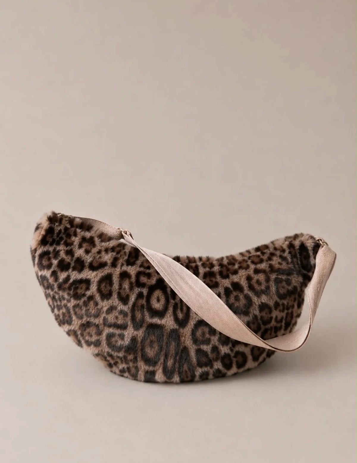 Crossbody-Bag Fluffy – Leo