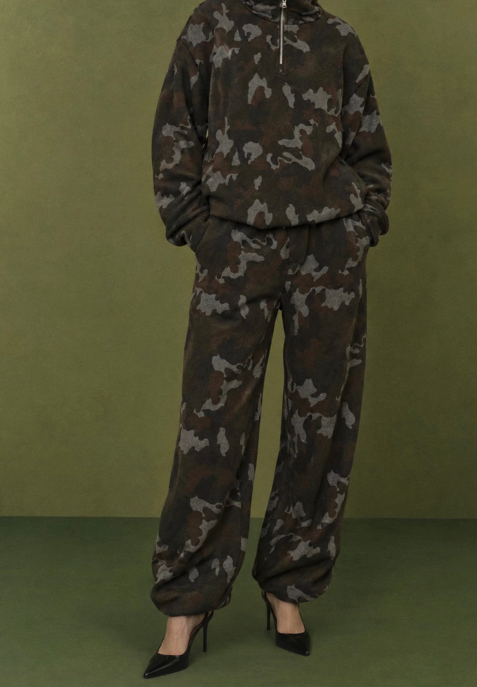 Jogginghosen aus Fleece-Stoff mit Camouflage-Print