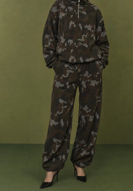 Jogginghosen aus Fleece-Stoff mit Camouflage-Print