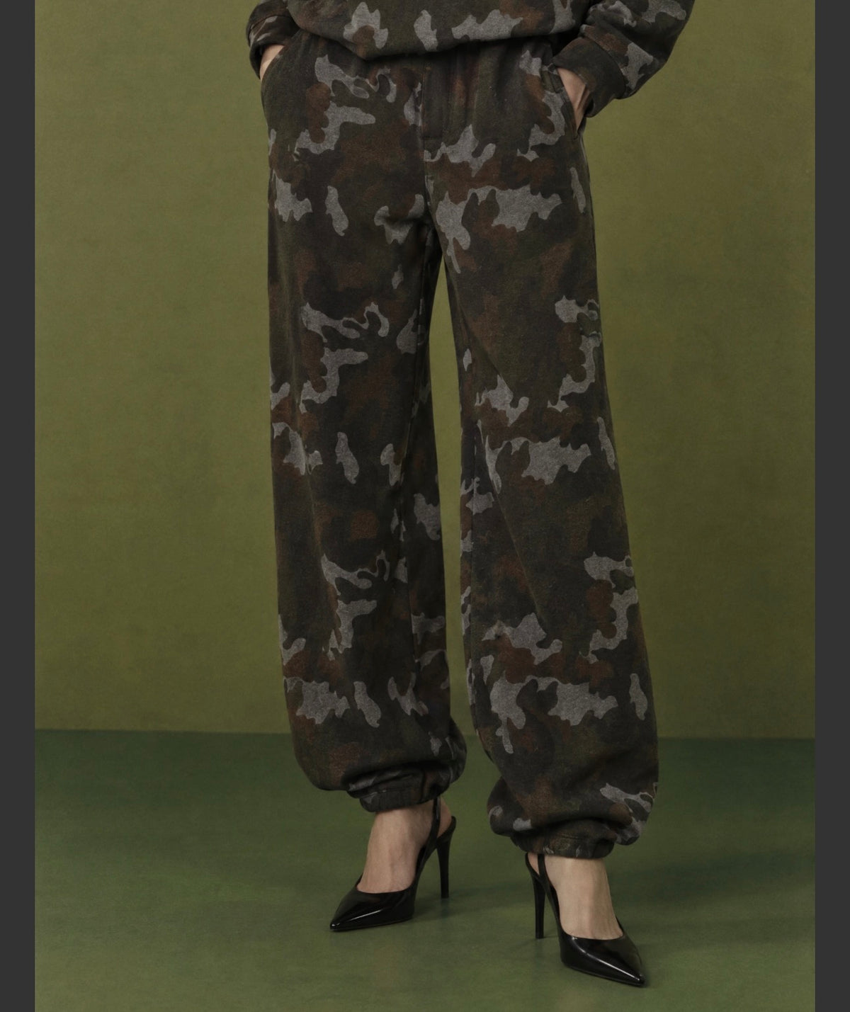 Jogginghosen aus Fleece-Stoff mit Camouflage-Print