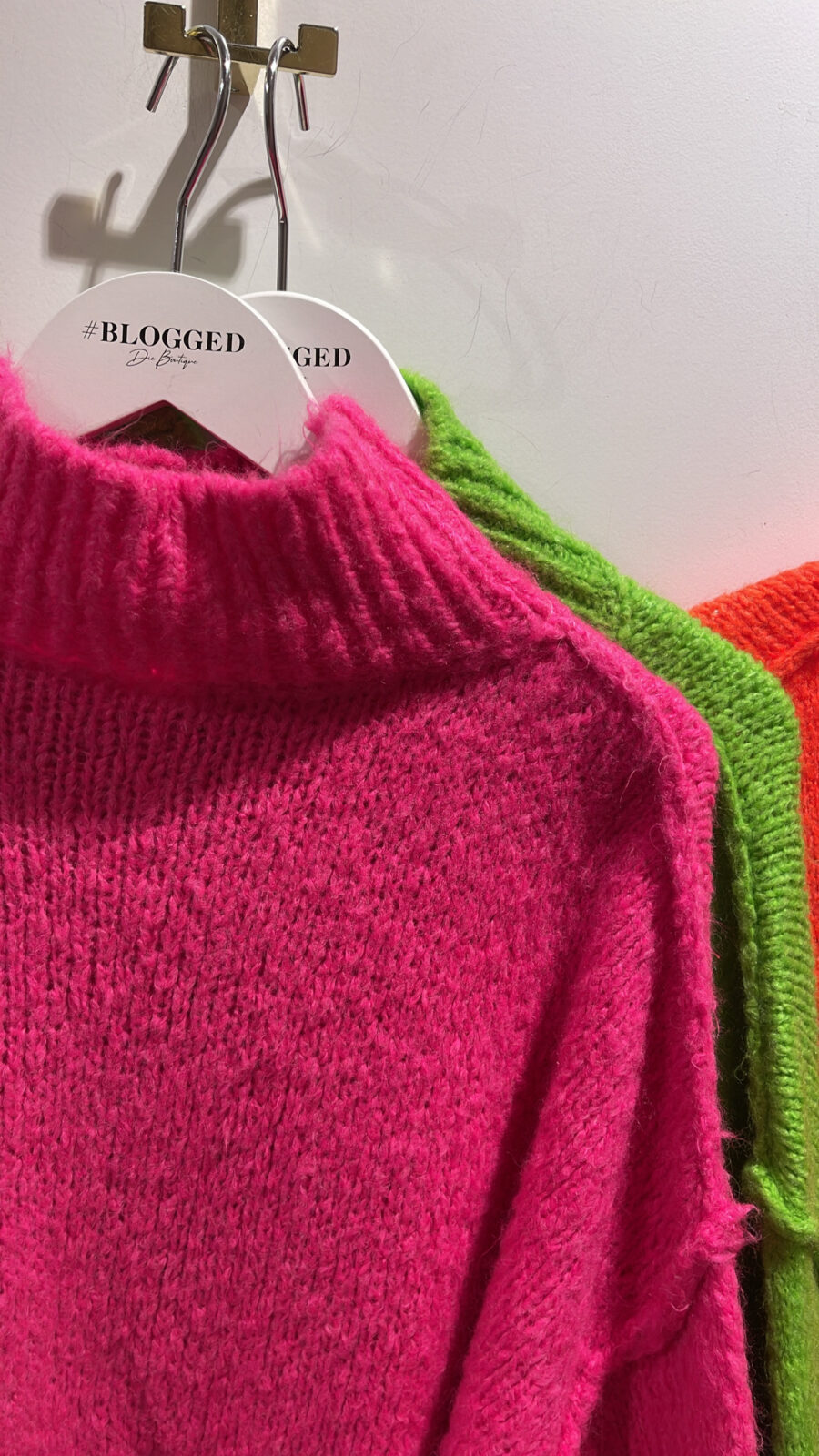 Pullover Flauschi Neon – Bild 5